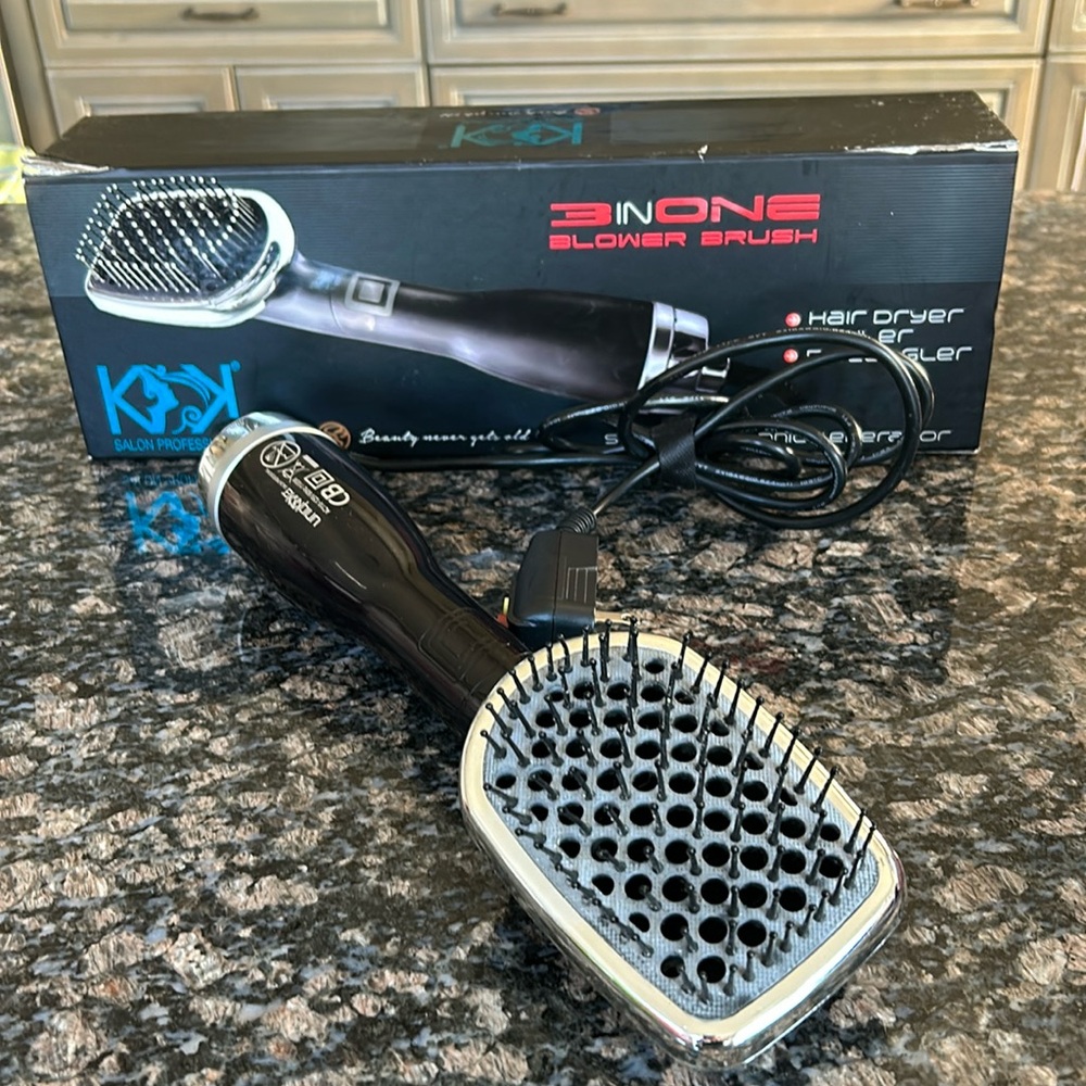 UNIQKKA 3 IN ONE BLOWER BRUSH NWT